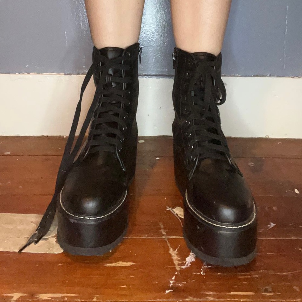 Platform shoes Size 7. Contact me with any questions